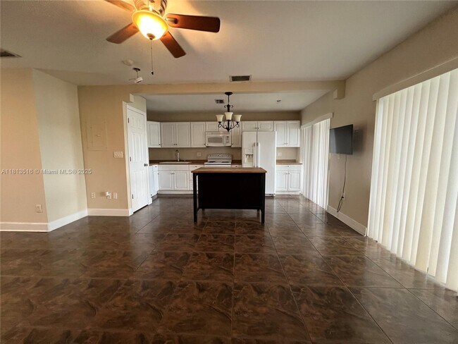 Foto del edificio - 388 NW 103rd Terrace