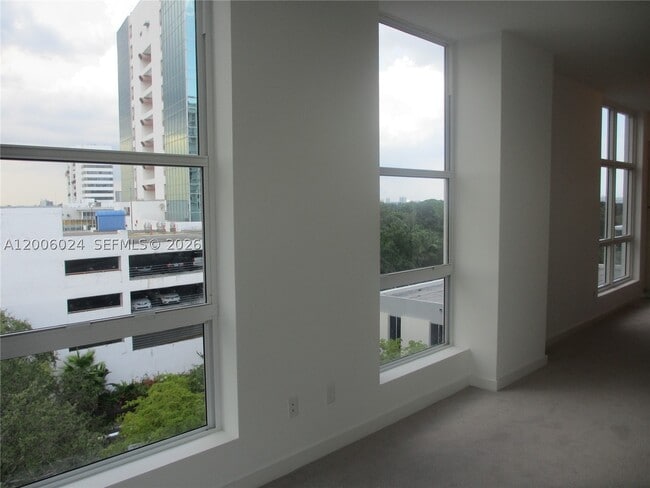 Foto del edificio - 4250 Biscayne Blvd