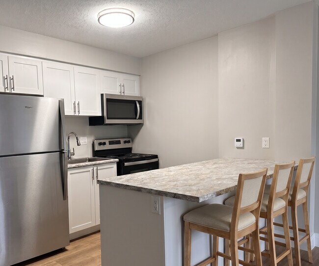 Photo du bâtiment - Westwood Garden Apartments