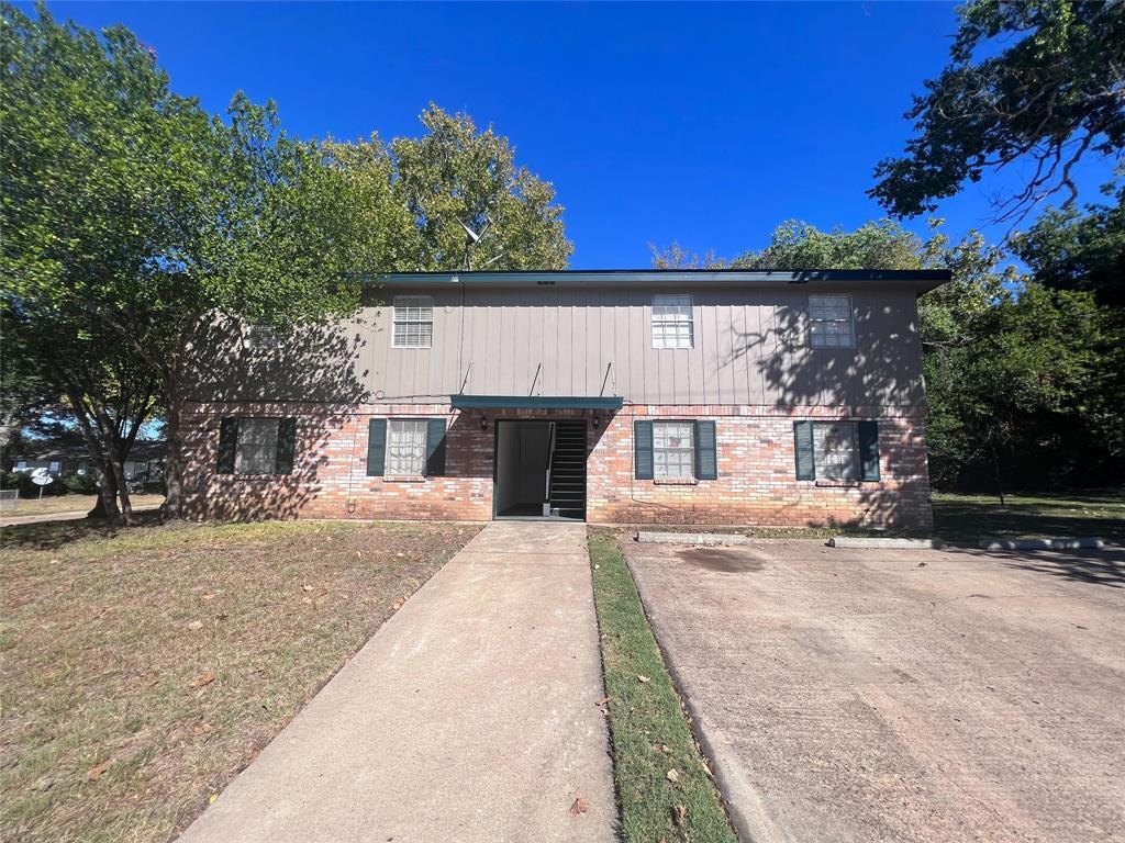 1301 Washington St Unit C, Brenham, TX 77833 Room for Rent in Brenham