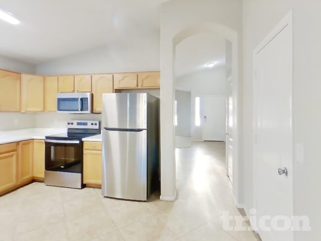 Building Photo - 2116 S 160th Ln