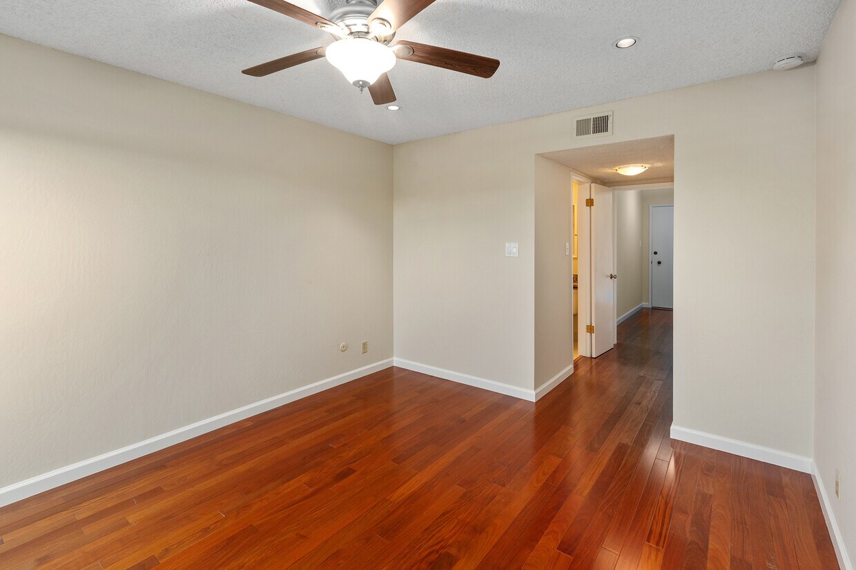 707 Fathom Dr Unit 212, San Mateo, CA 94404 - Condo for Rent