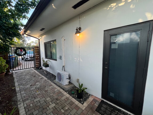 Foto del edificio - 3371 SW 22nd St