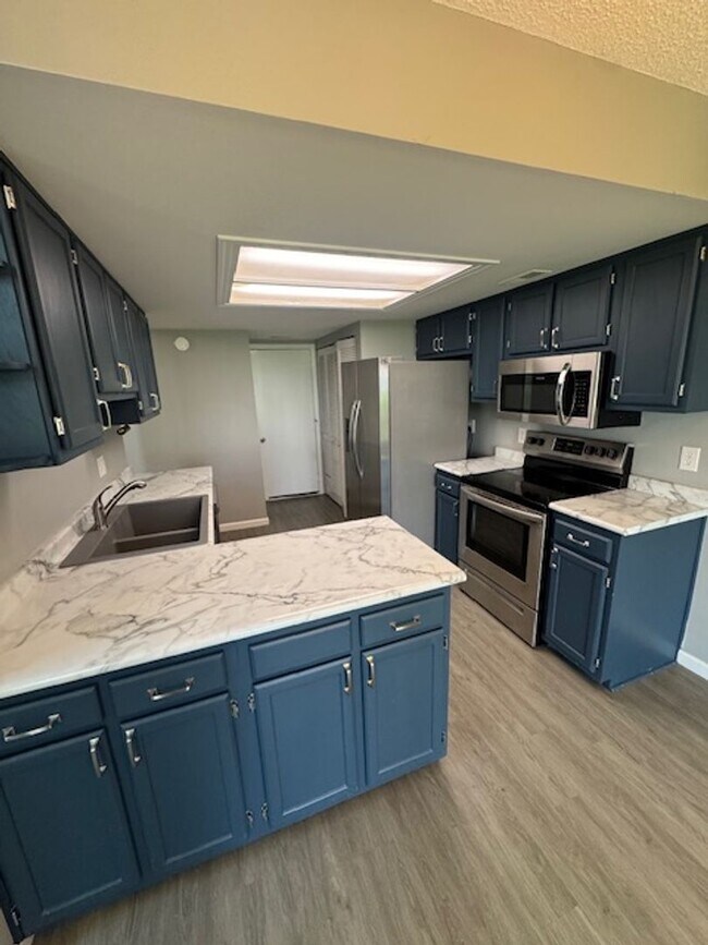 Foto del edificio - 7045 Thamesford Dr
