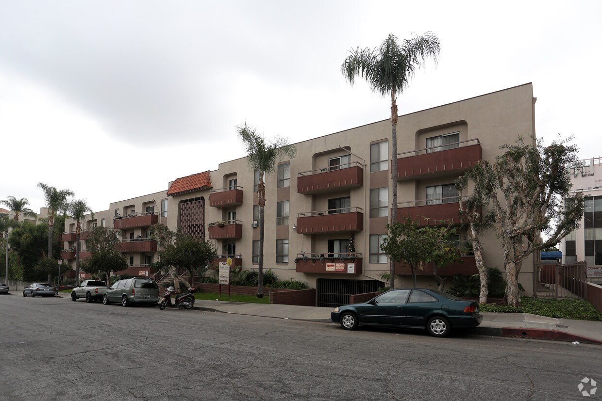 Sunset Pointe Apartments Los Angeles, CA