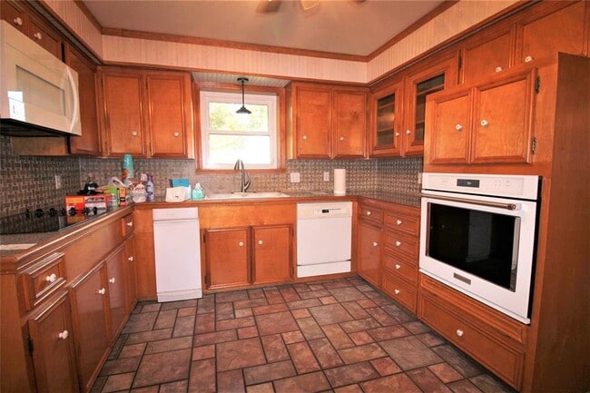 Building Photo - 2947 Turtle Creek Dr