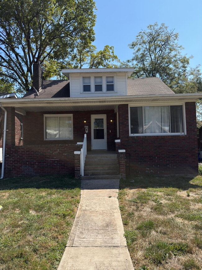 Building Photo - 3422 Pine Grove Ave