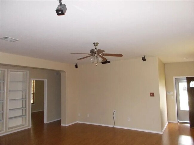 Foto del edificio - 2207 Old Sterling Rd