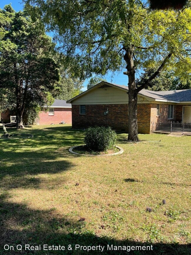 Foto del edificio - 3 br, 2 bath House - 908 Twin Oaks