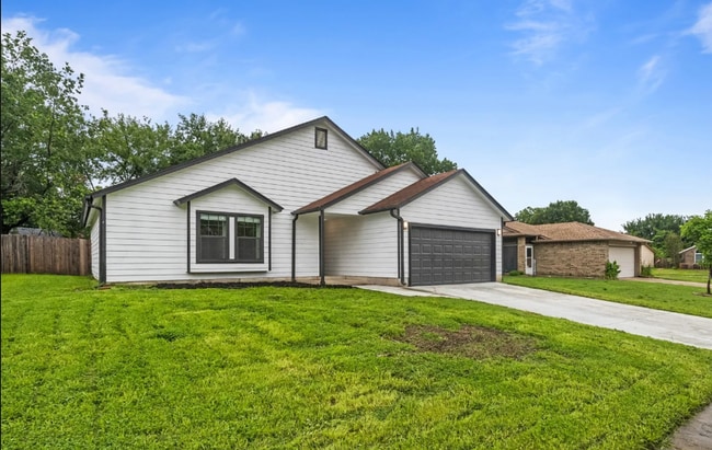 Building Photo - 3 Bed | 2 Bath in Owasso!