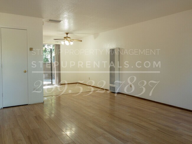 Foto del edificio - 10469 10th St