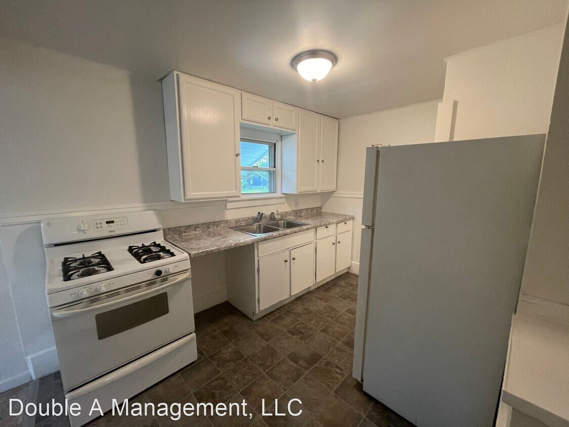Primary Photo - 3 br, 1.5 bath House - 89 Newell St.