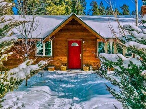 Building Photo - 199 Oriole Dr