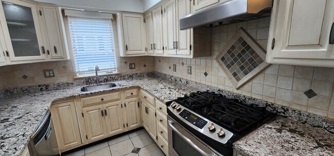 Cocina - 175 Chestnut St