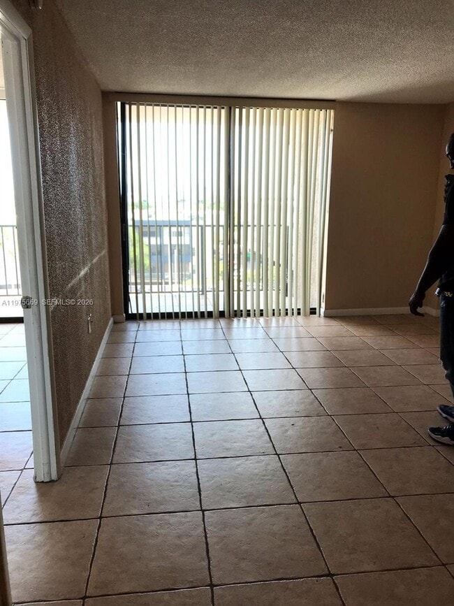 Building Photo - 16751 NE 9th Ave