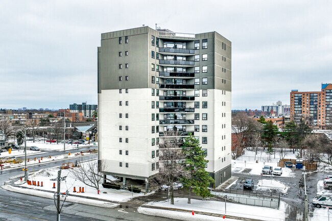 Photo du bâtiment - 3122 Hurontario Street