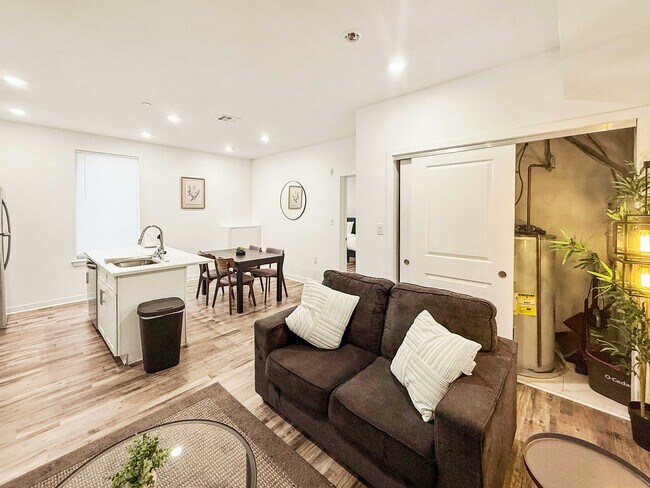 Building Photo - 1427 Germantown Ave