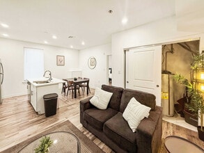 Building Photo - 1427 Germantown Ave