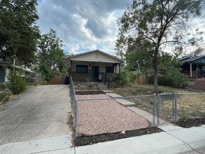 Building Photo - 1470 W Alaska Pl
