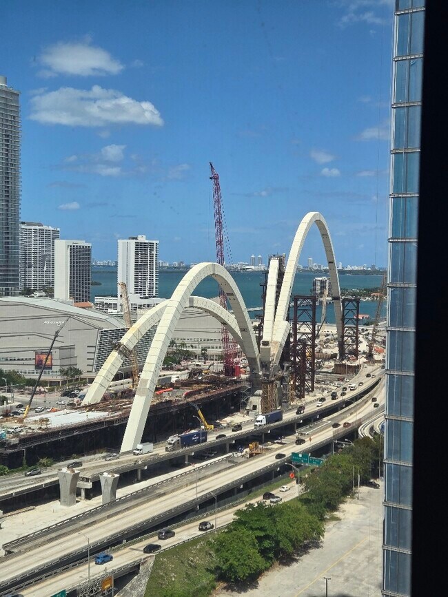 Foto del edificio - 20 NE 11th St