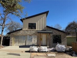 Building Photo - 807 S Coulter Dr