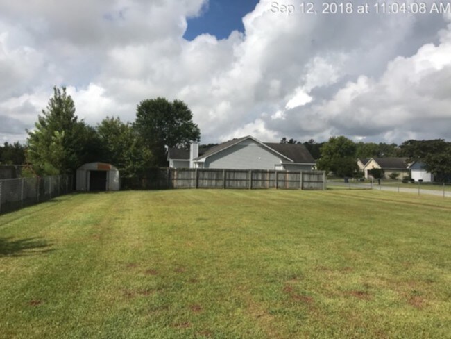 Building Photo - 146 Chapel Hill Dr