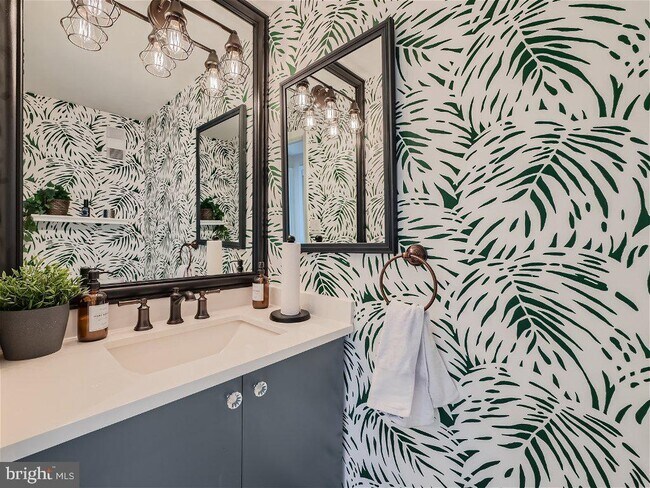 Foto del edificio - 250 S President St