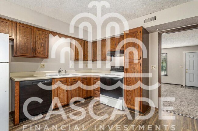 Foto del edificio - 318 NE Timbercreek Ct