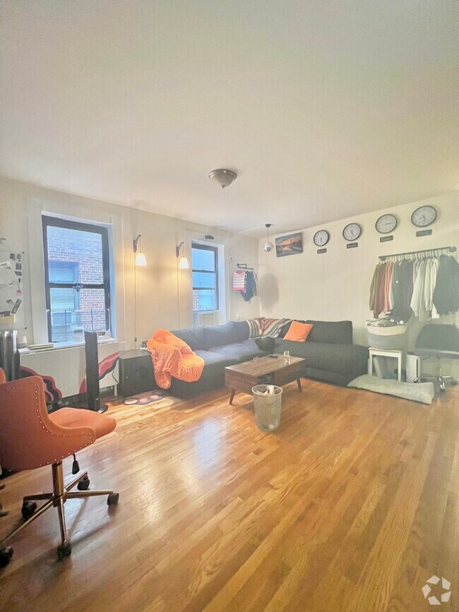 1 Bedroom Dog Friendly Apartments for Rent under 2,000 in New York NY