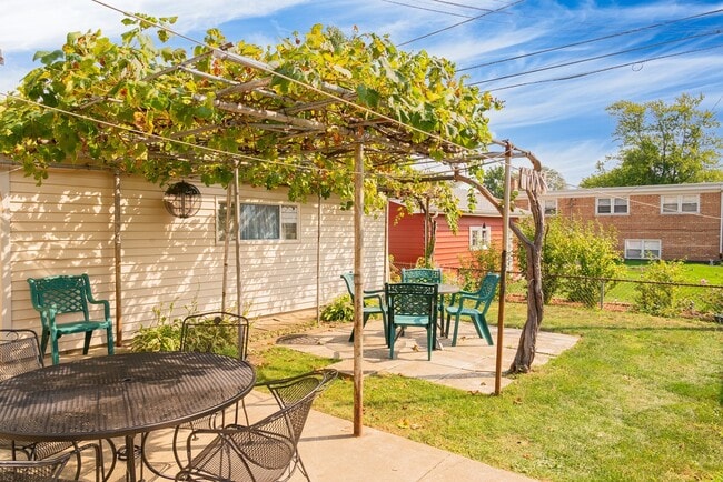 Building Photo - 5221 W 87th St