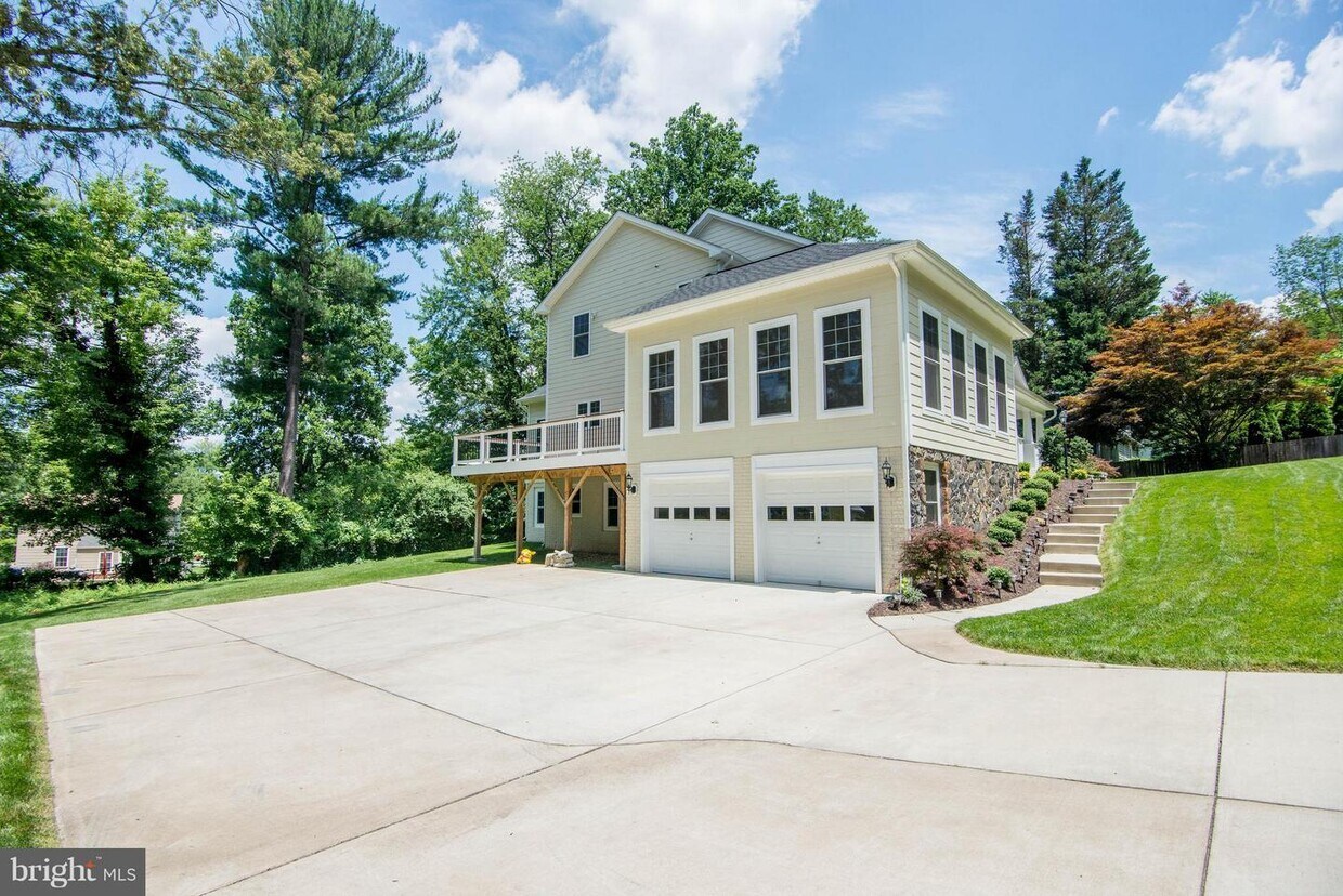 Primary Photo - 6656 Kerns Rd