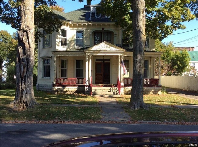 Foto del edificio - 223 Keyes Ave