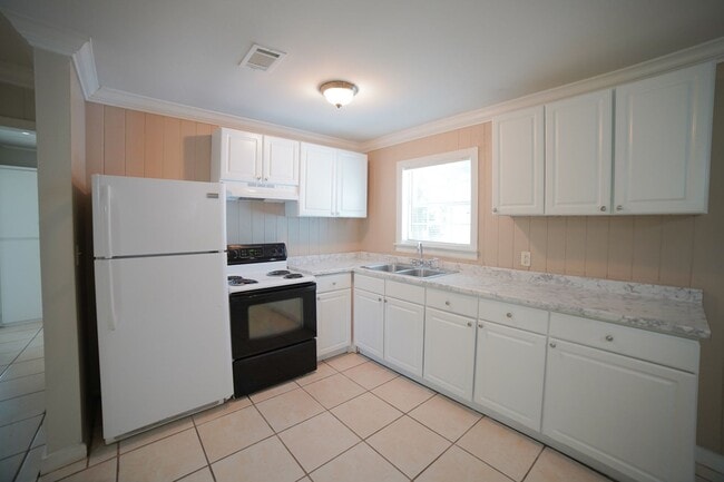 Building Photo - 3424 Orlando Dr