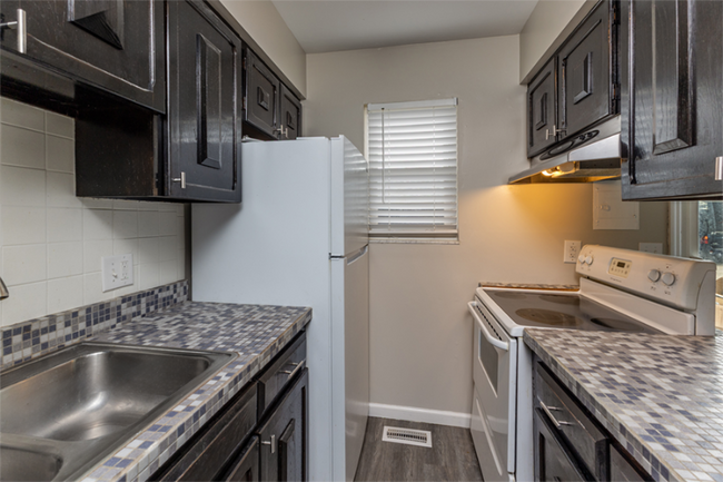 Building Photo - 4616 Catalpa Dr.