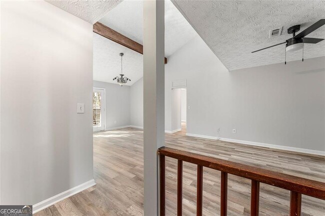 Foto del edificio - 1287 Briar Ridge Ln