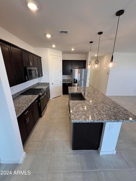 Foto del edificio - 4186 W Jeanette Ln