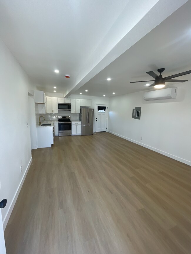 Building Photo - 1336 Grove Ave