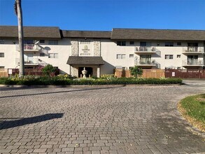 Building Photo - 8601 SW 94th St