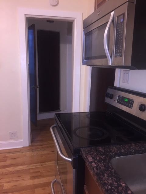 Foto del edificio - 2453 W Walton St