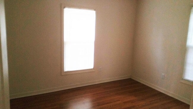 Building Photo - Great house! Three bedroom / One bath