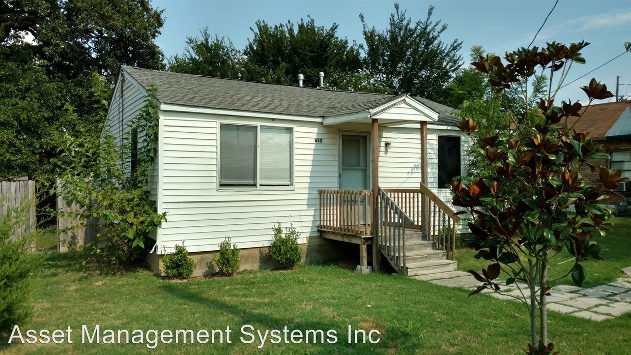 Foto principal - 613 S Ruddell St