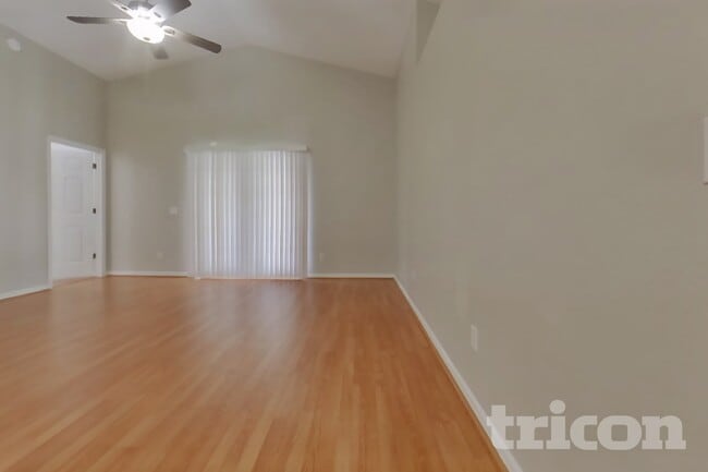 Building Photo - 143 Wornall Dr