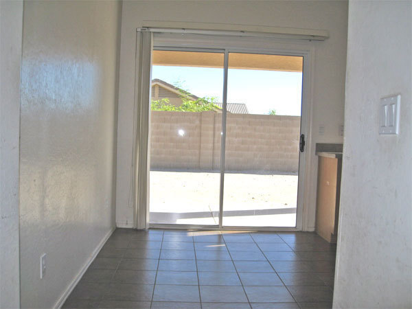 Building Photo - LOVELY 3BED, 2BATH HOME LOCATED NEAR I-10 ...