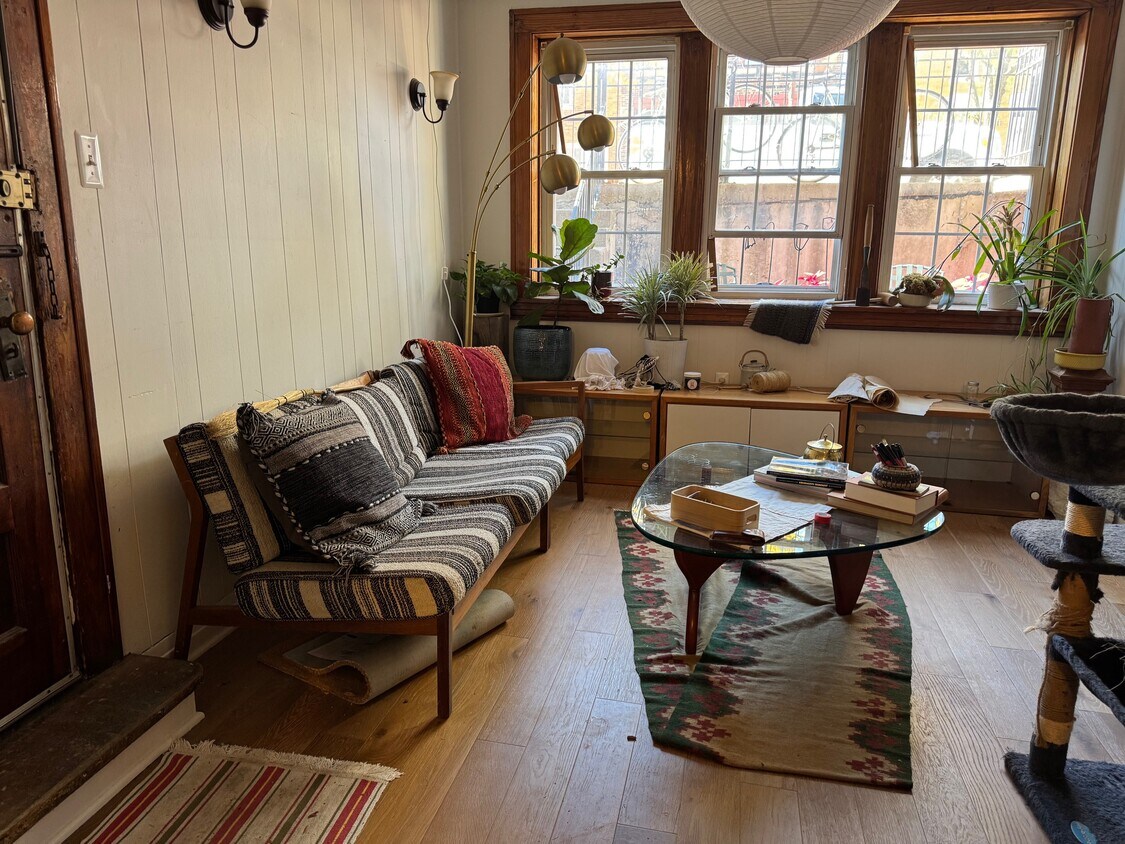 Foto principal - 2315 S Hoyne Ave