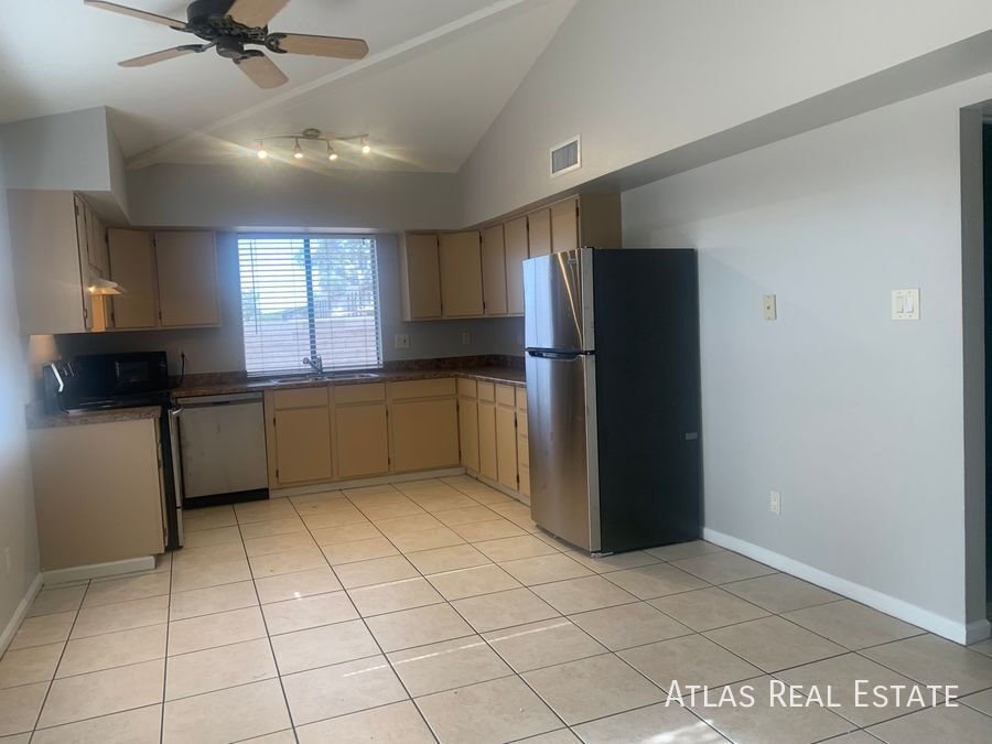 Foto principal - One Month Free!!! 2 Bedroom 1 Bath in Nort...