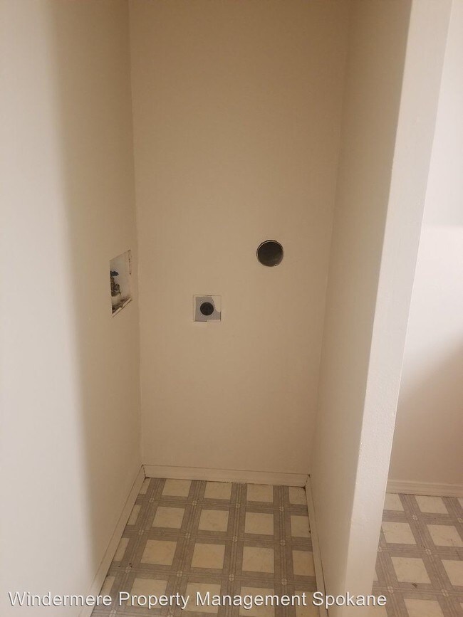 Building Photo - 1 br, 1 bath Apartment - 2018-2020 N Howard
