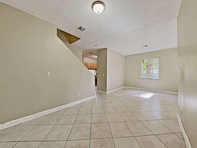 Building Photo - 3290 Fairway Cir