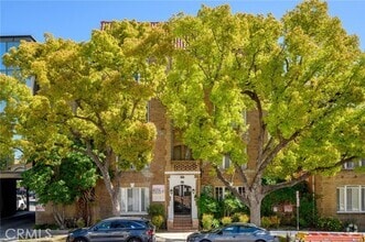 Building Photo - 228 S Kenwood St