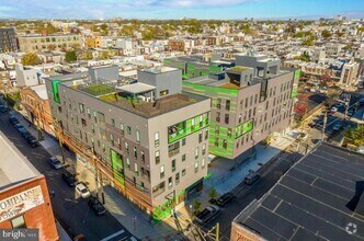 Building Photo - 1501 N 31st St