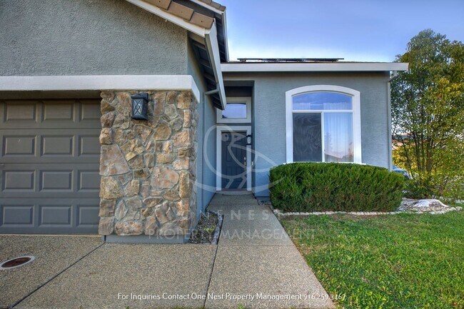 Foto del edificio - 4 Bedroom, 2 bathroom, 2 car garage